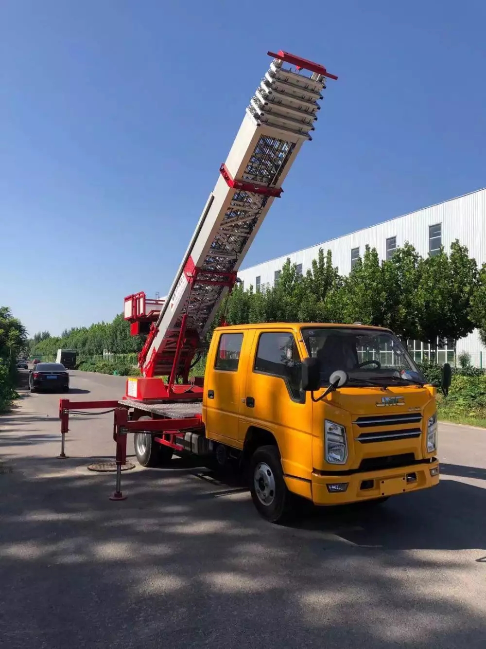 萧县附近的云梯车出租服务：轻松解决高空作业需求